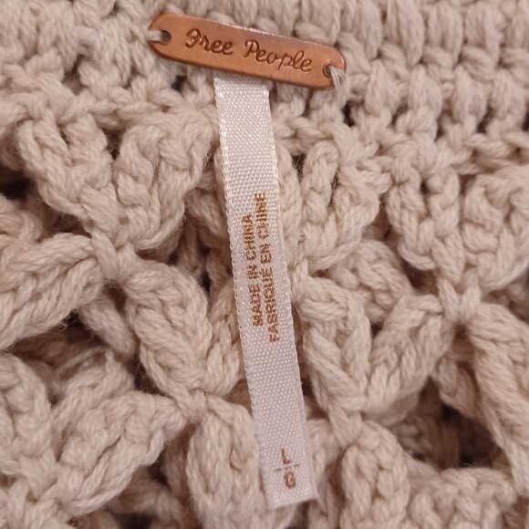 LIKE NEW! Free People Oversized Boho Crochet Knit Vest Size Large - Picture 7 of 9